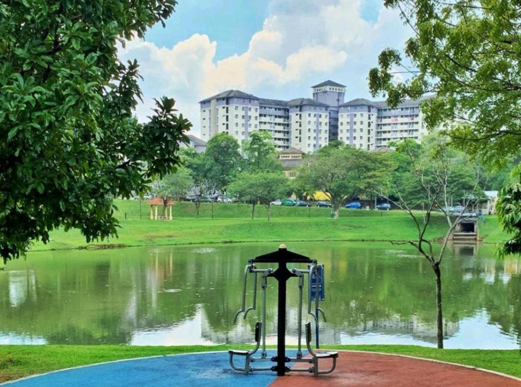 Awedee Apartment